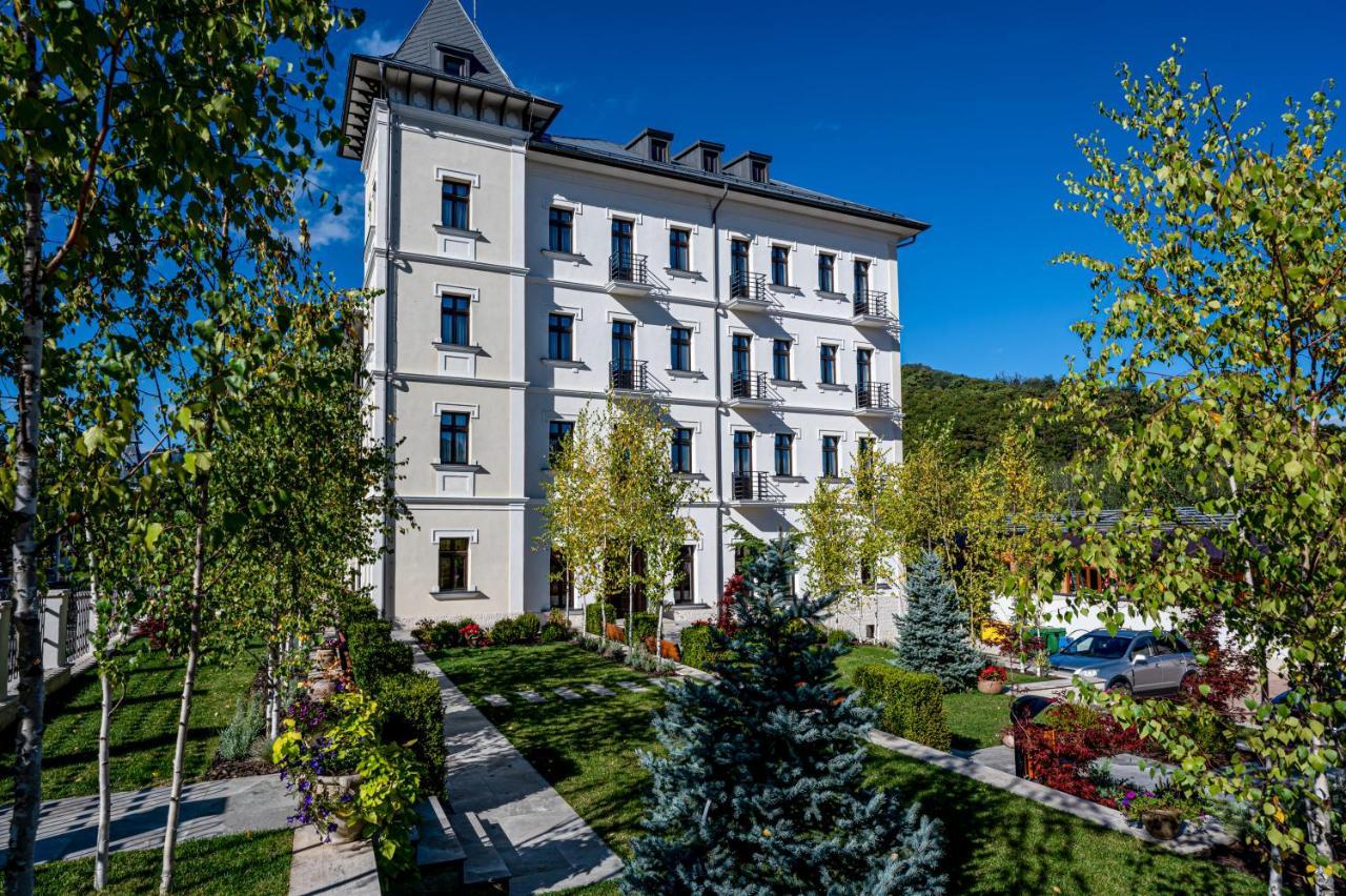 Hotel Carolin Călimăneşti Екстериор снимка