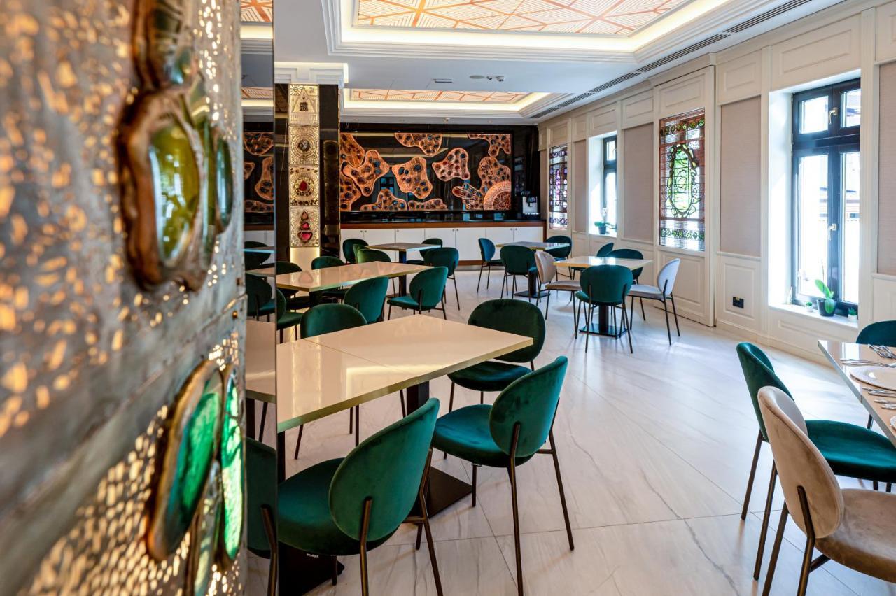 Hotel Carolin Călimăneşti Екстериор снимка
