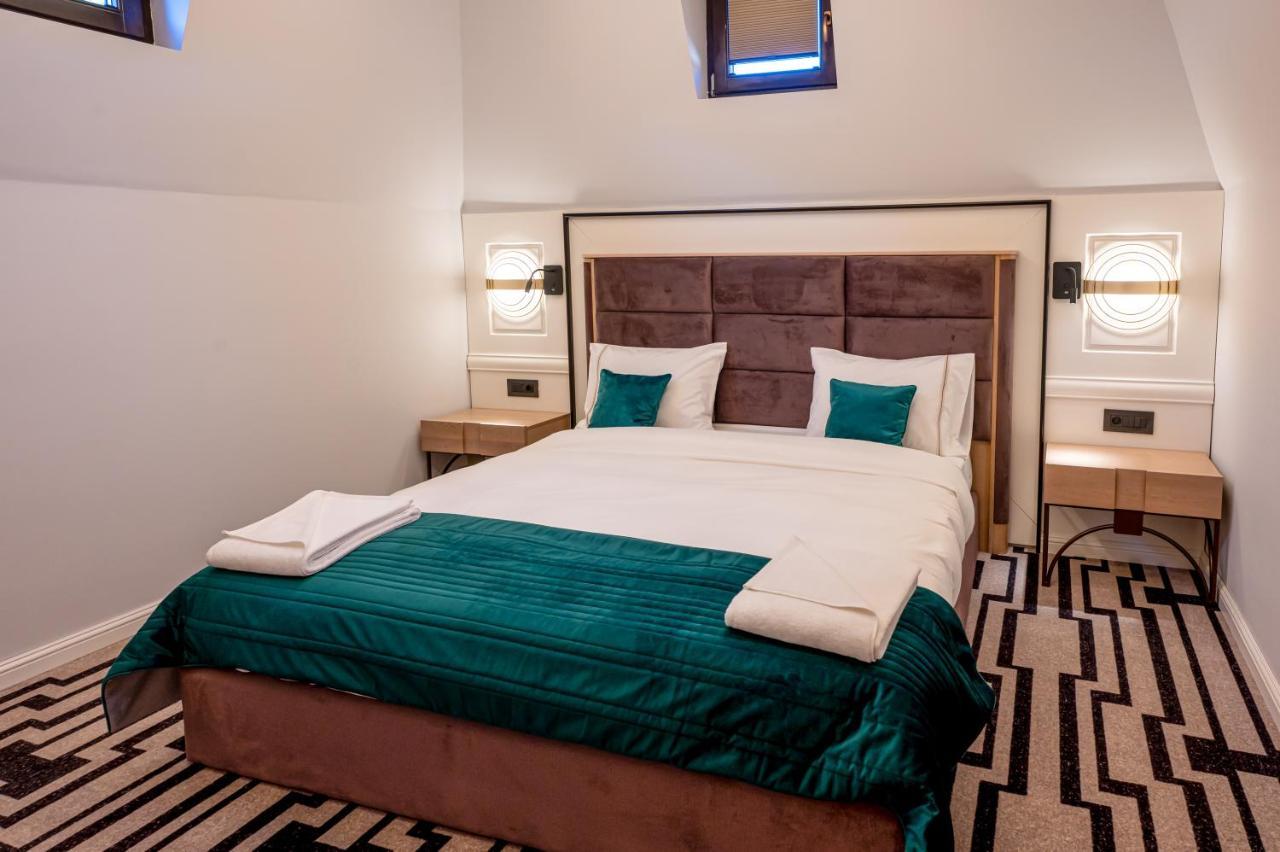 Hotel Carolin Călimăneşti Екстериор снимка