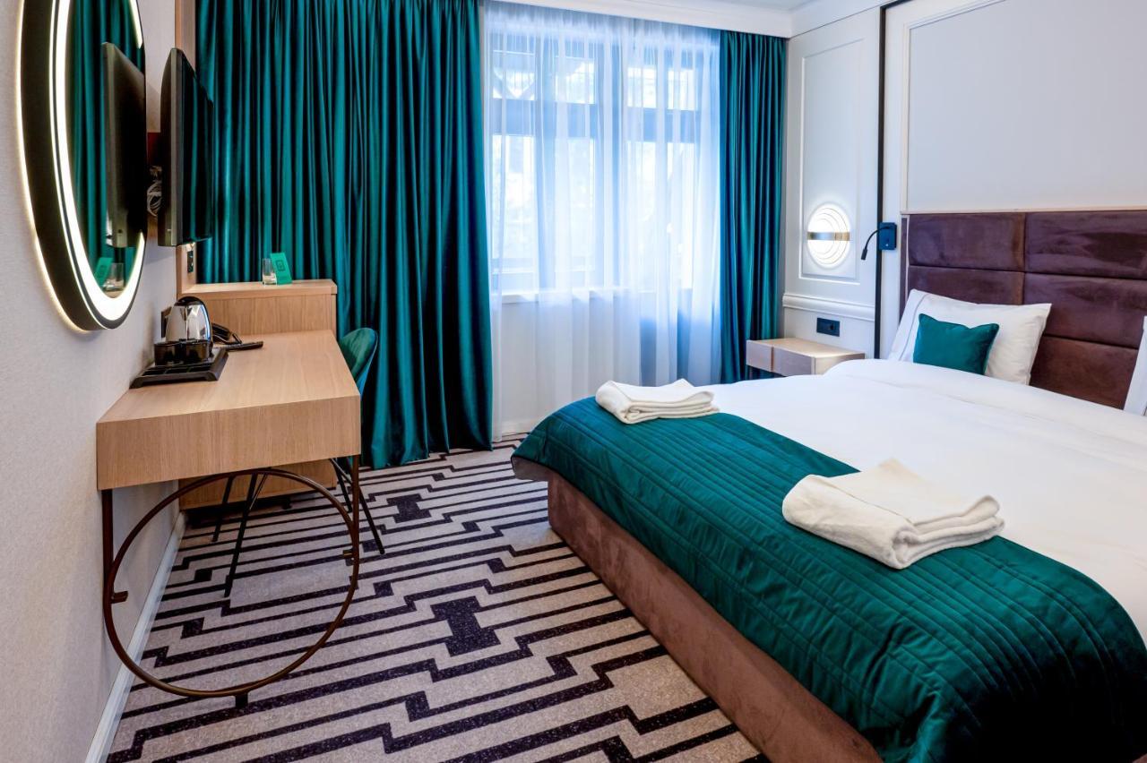 Hotel Carolin Călimăneşti Екстериор снимка