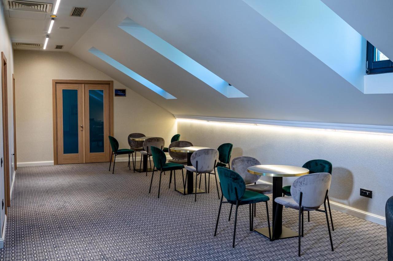 Hotel Carolin Călimăneşti Екстериор снимка