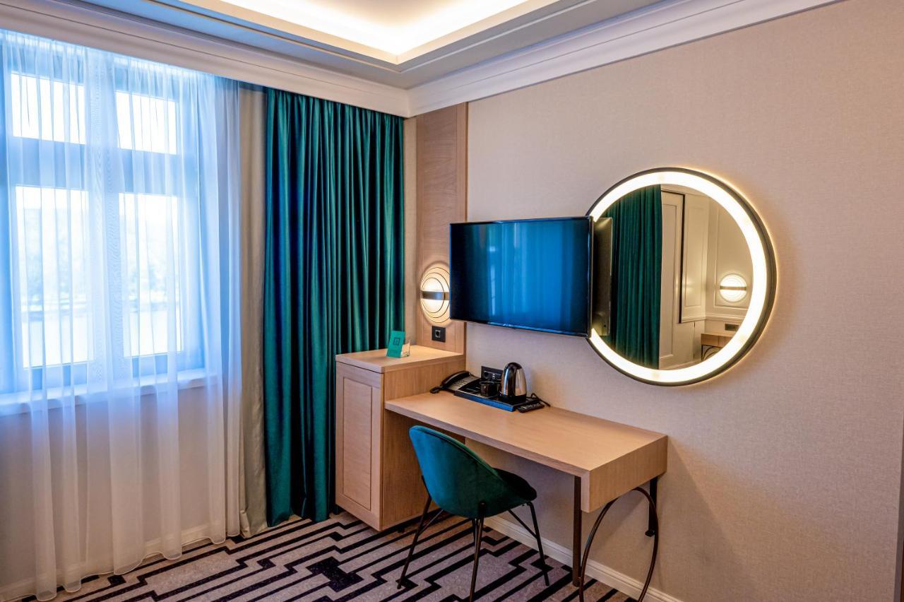 Hotel Carolin Călimăneşti Екстериор снимка