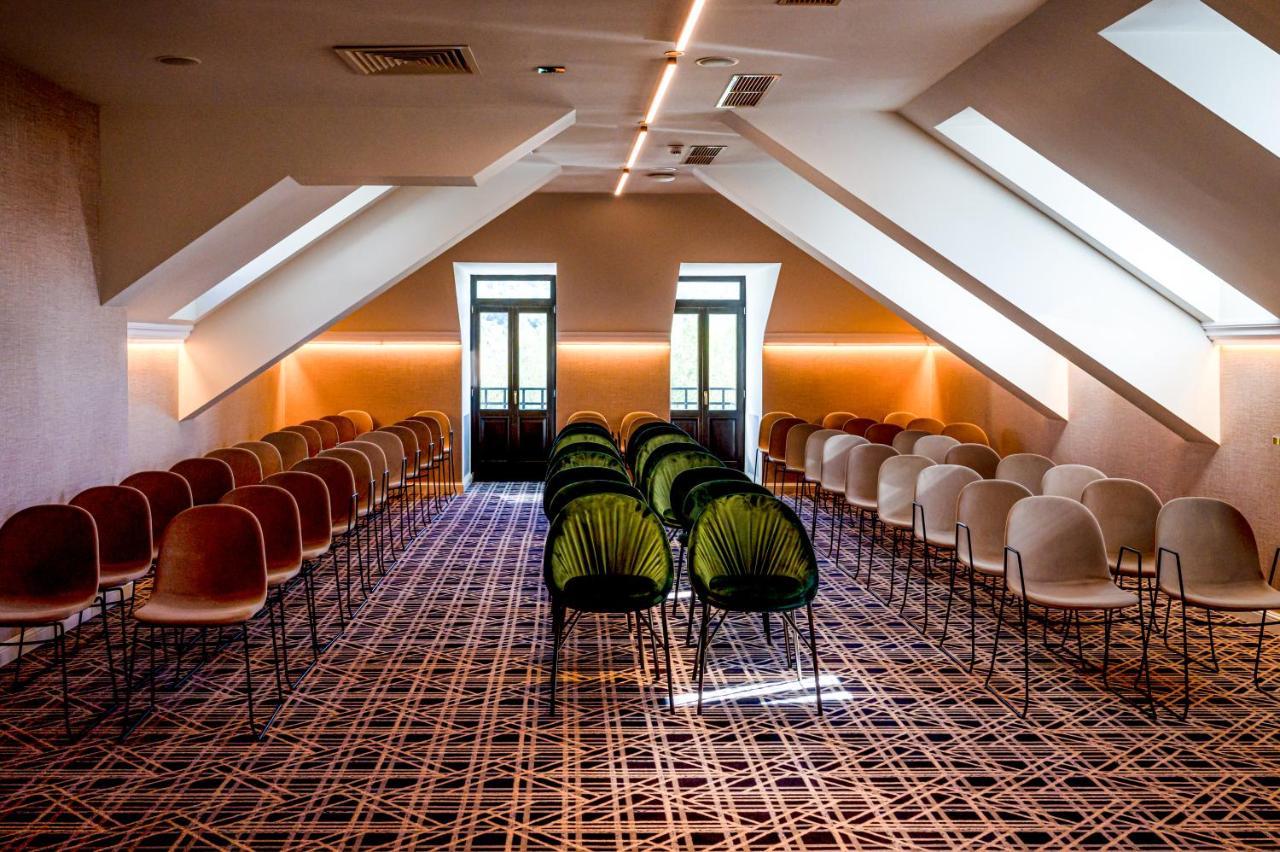 Hotel Carolin Călimăneşti Екстериор снимка
