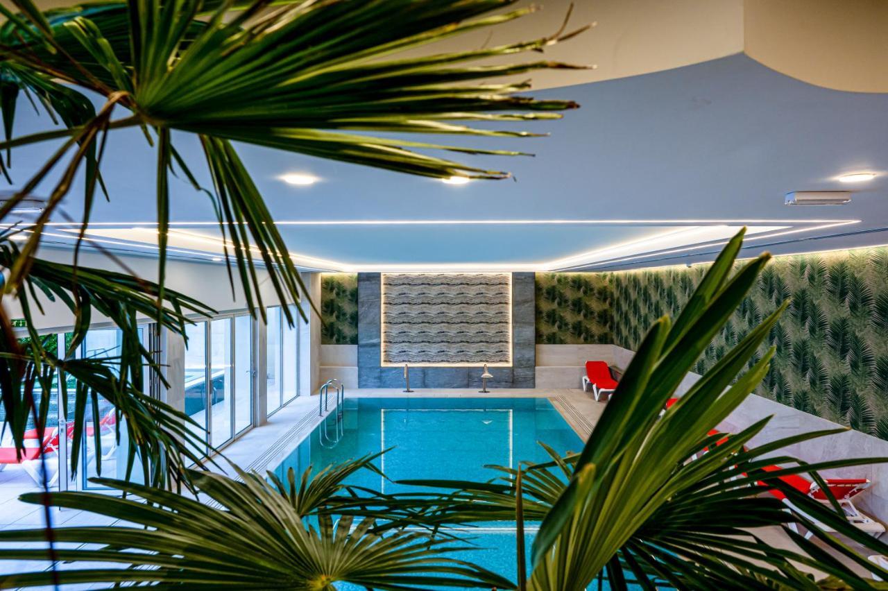 Hotel Carolin Călimăneşti Екстериор снимка