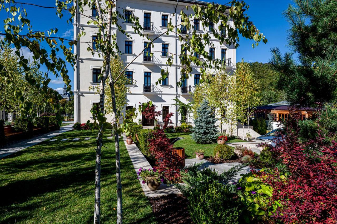 Hotel Carolin Călimăneşti Екстериор снимка