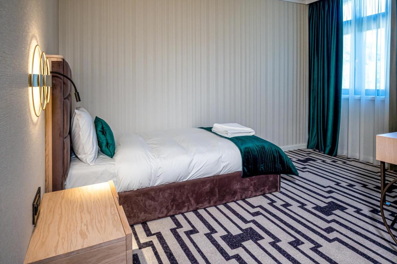 Hotel Carolin Călimăneşti Екстериор снимка