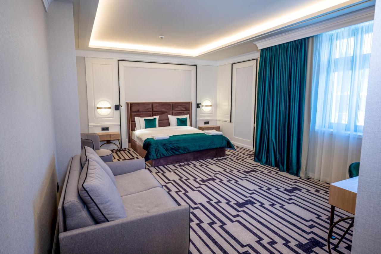 Hotel Carolin Călimăneşti Екстериор снимка