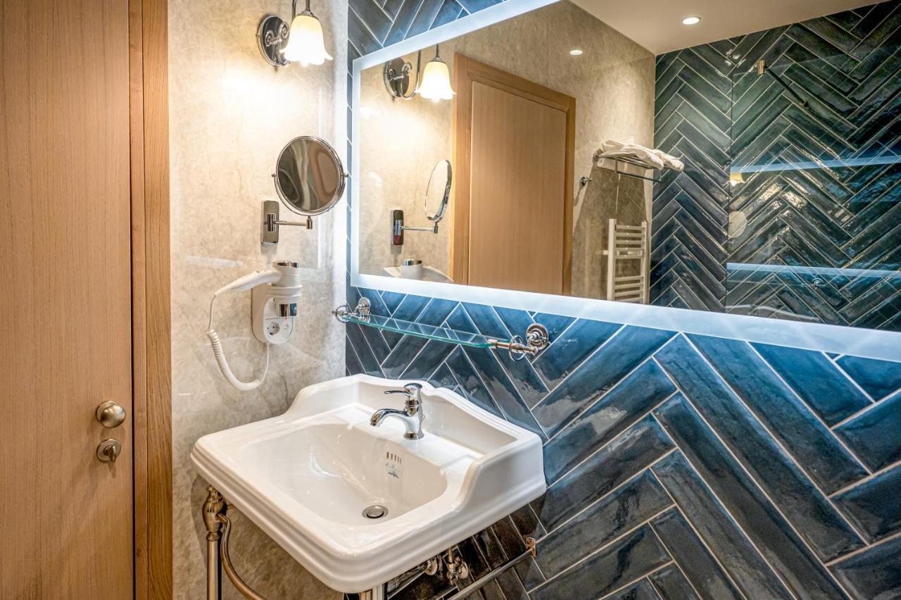 Hotel Carolin Călimăneşti Екстериор снимка