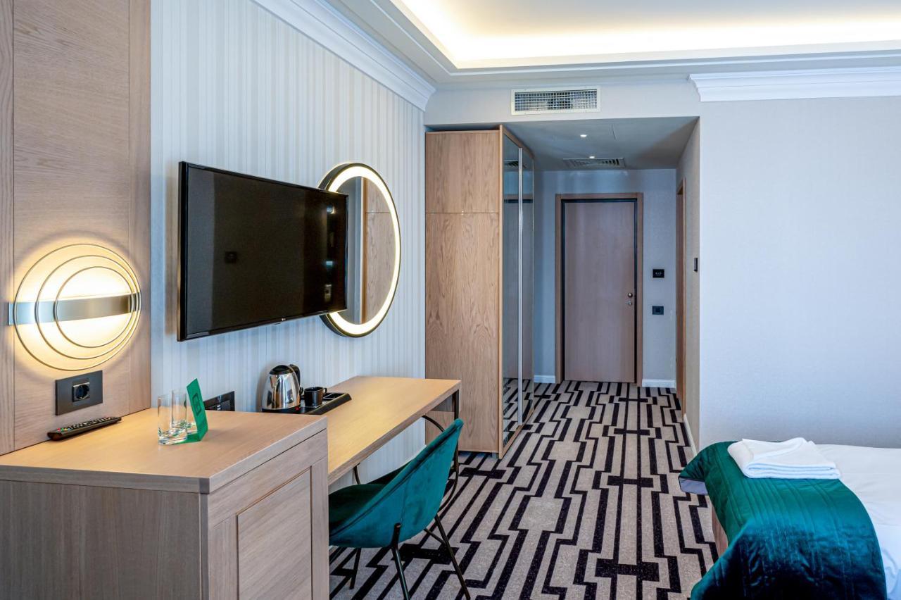 Hotel Carolin Călimăneşti Екстериор снимка